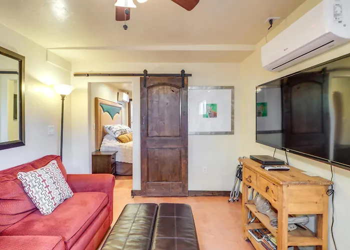 Pet-friendly Casita: Shared Swim Spa! Holiday home