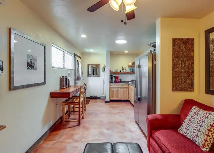 Pet-friendly Casita: Shared Swim Spa! Holiday home