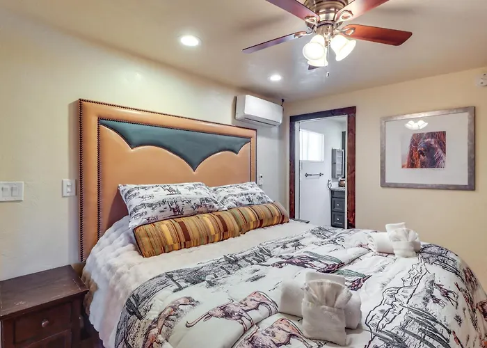 Holiday home Pet-friendly Casita: Shared Swim Spa!