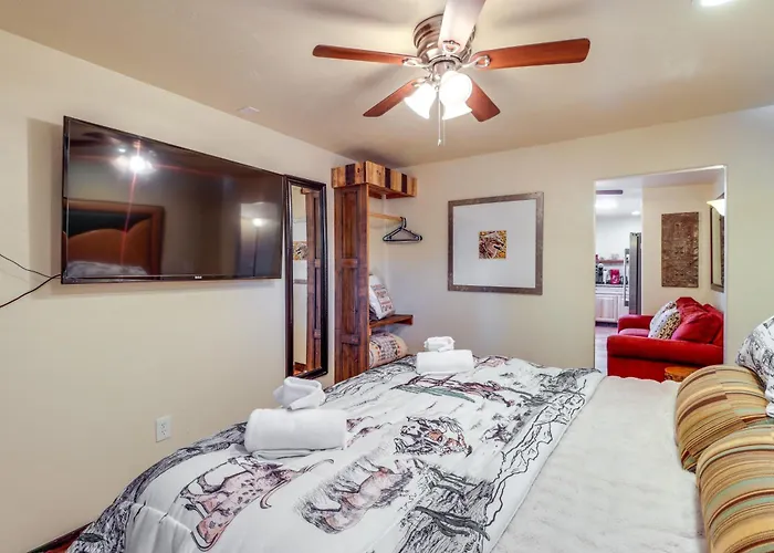 Pet-friendly Casita: Shared Swim Spa!