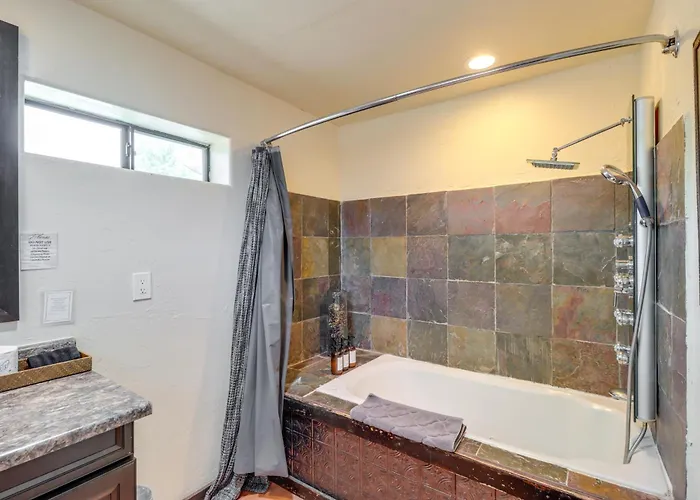 Holiday home Pet-friendly Casita: Shared Swim Spa! Tucson
