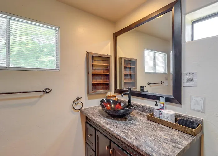 Pet-friendly Casita: Shared Swim Spa! Holiday home *