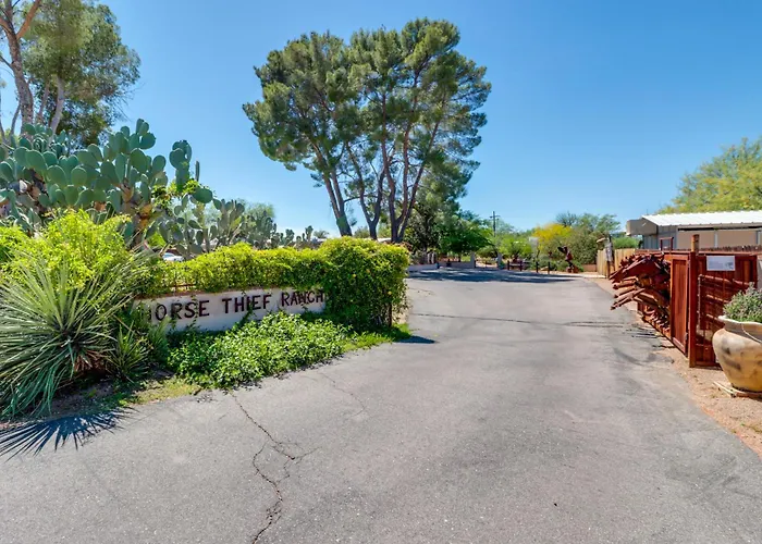 Pet-friendly Casita: Shared Swim Spa! Holiday home Tucson